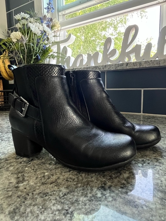 croft & barrow Shoes - Croft & Barrow Ankle Boots
Size 6 1/2 M
Color Black